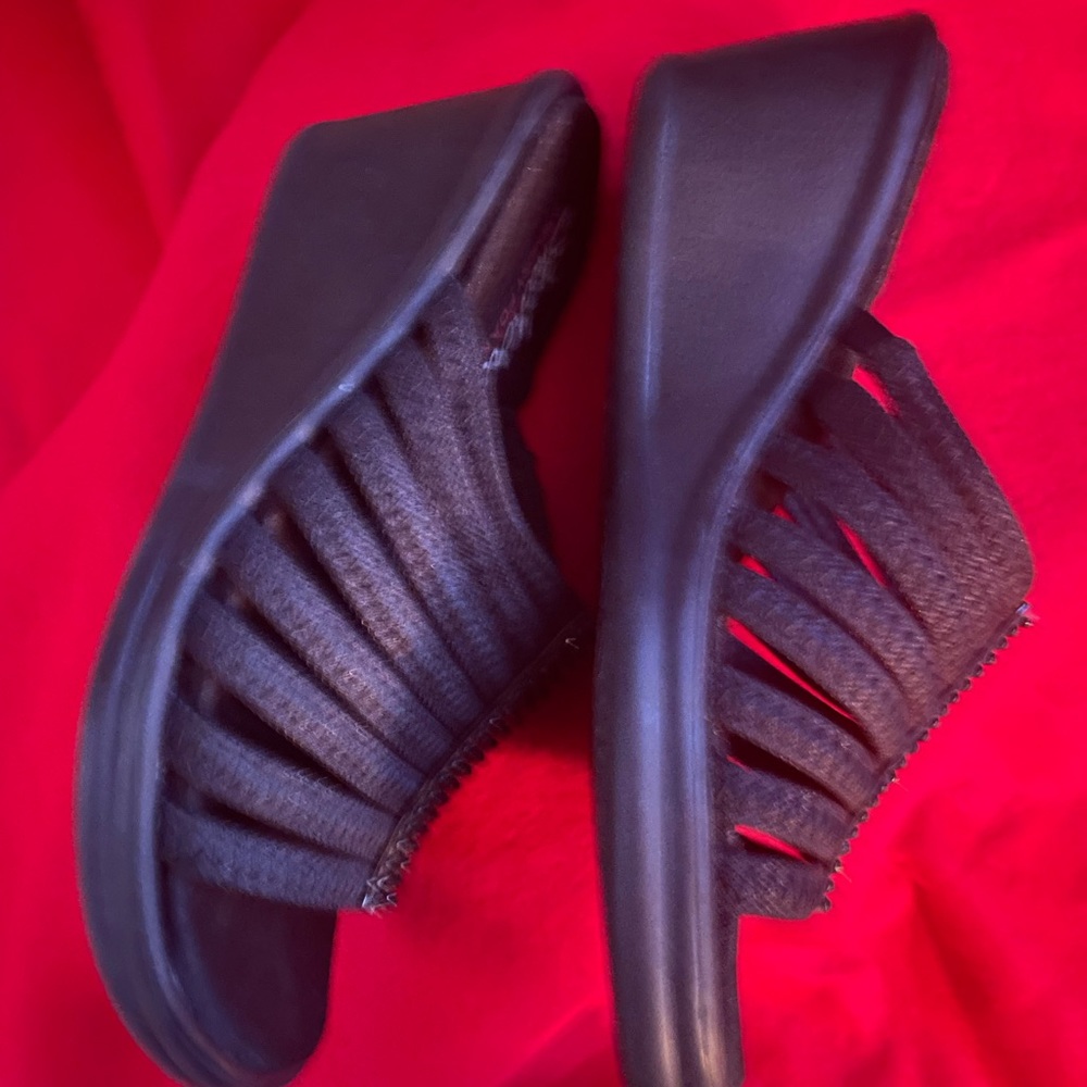 Sketchers Black Wedge Sandals - Picture 4 of 8